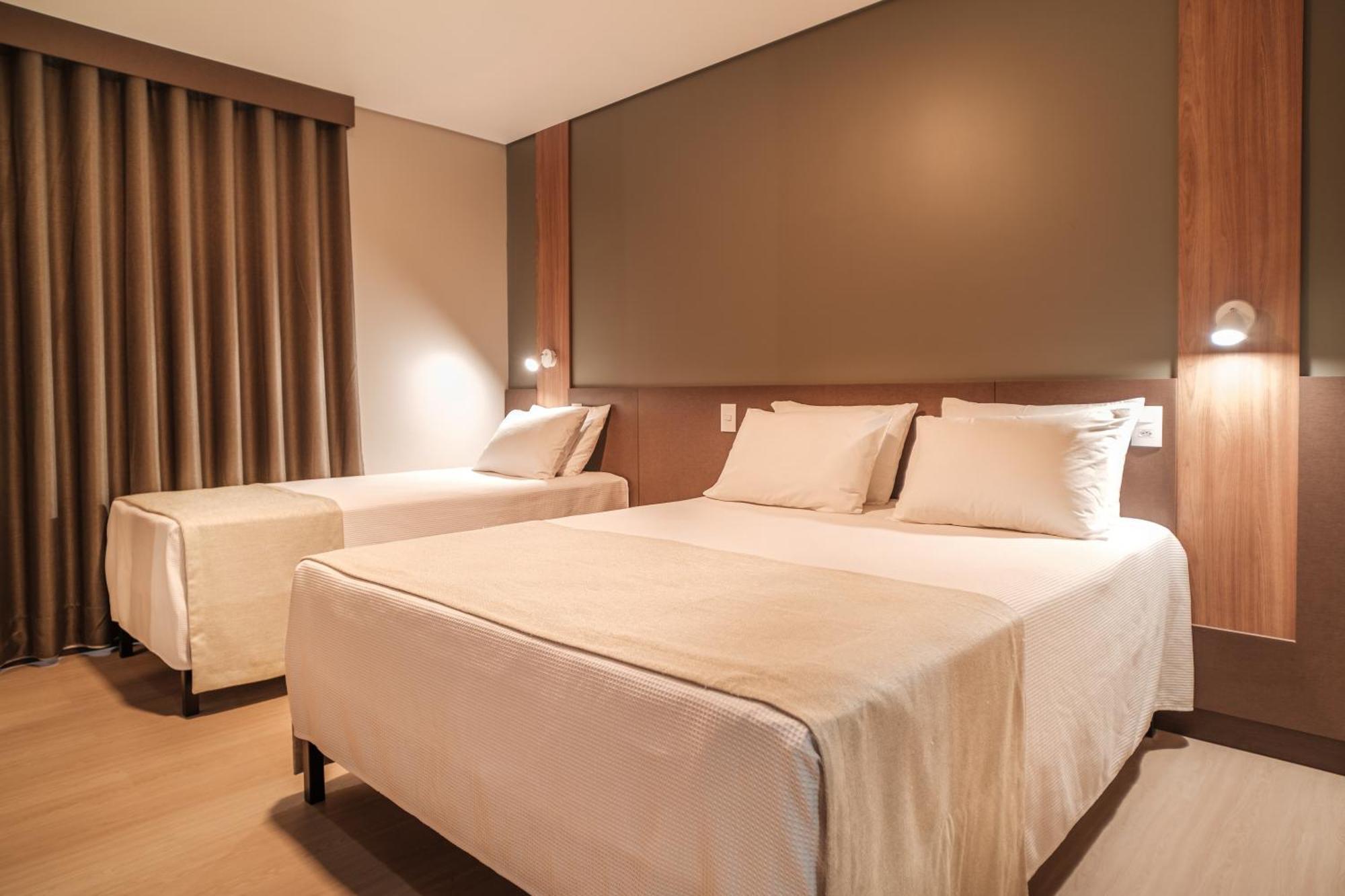 Bello Hotel Толеду Екстер'єр фото