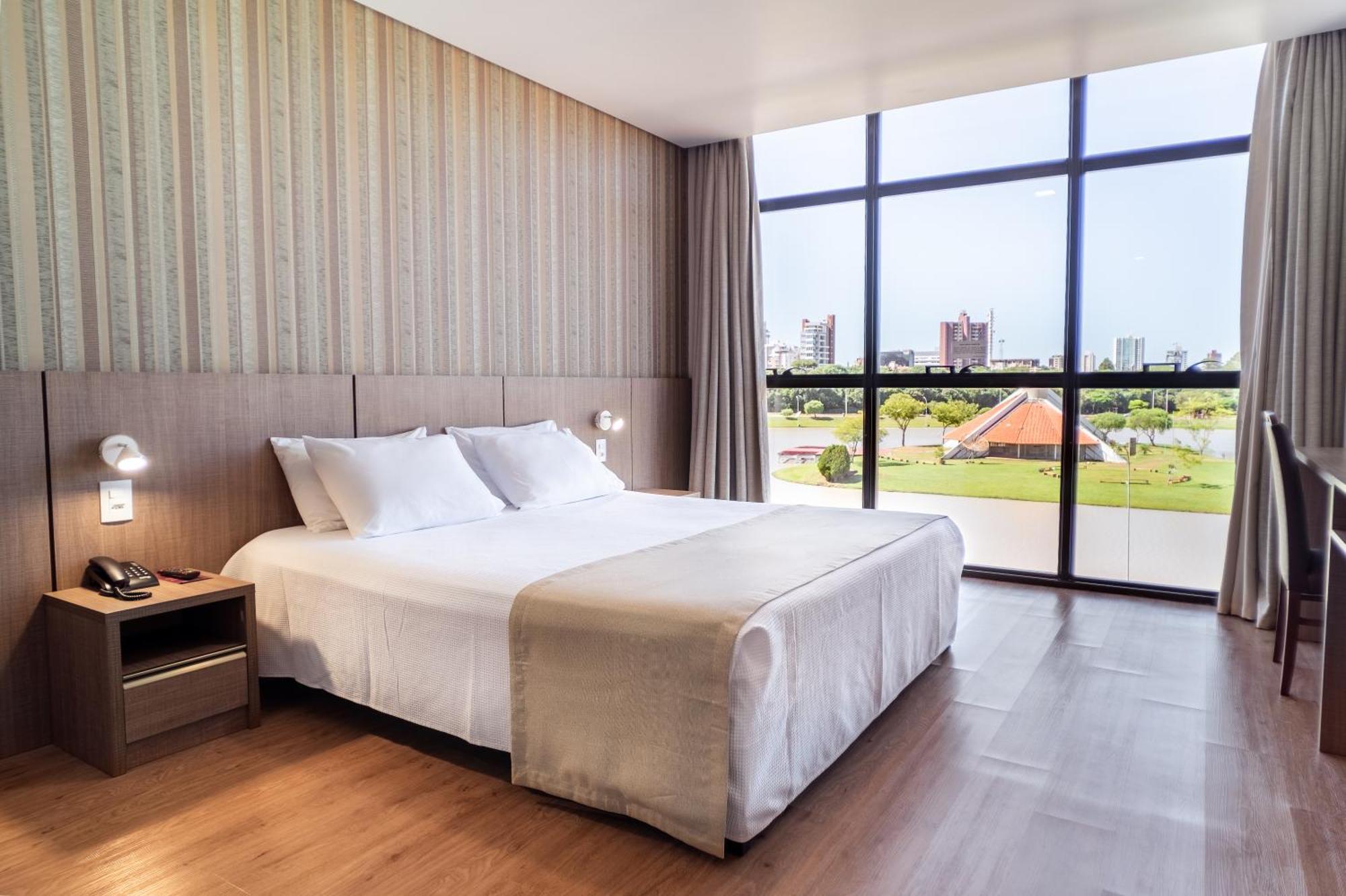 Bello Hotel Толеду Екстер'єр фото