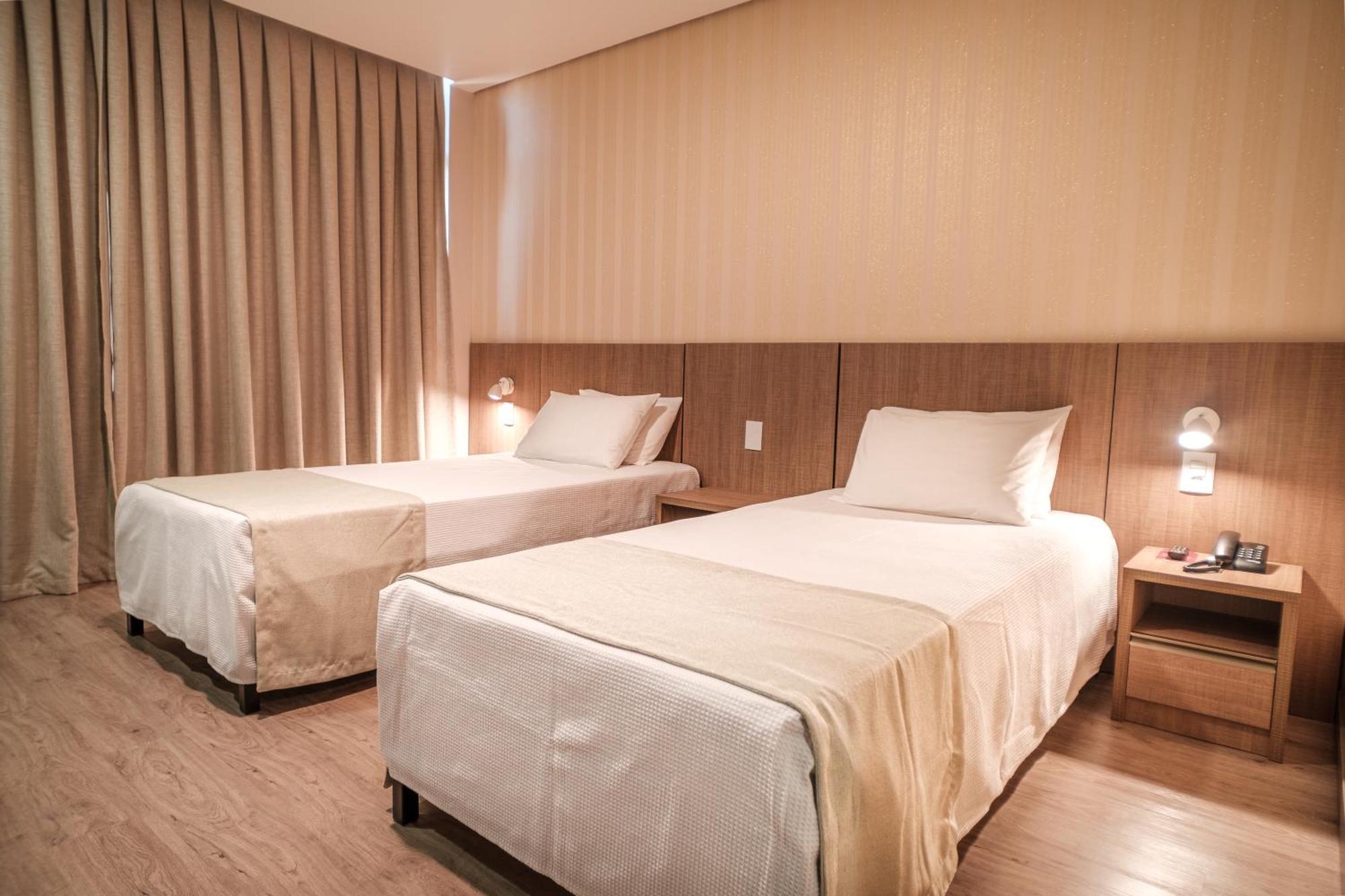 Bello Hotel Толеду Екстер'єр фото