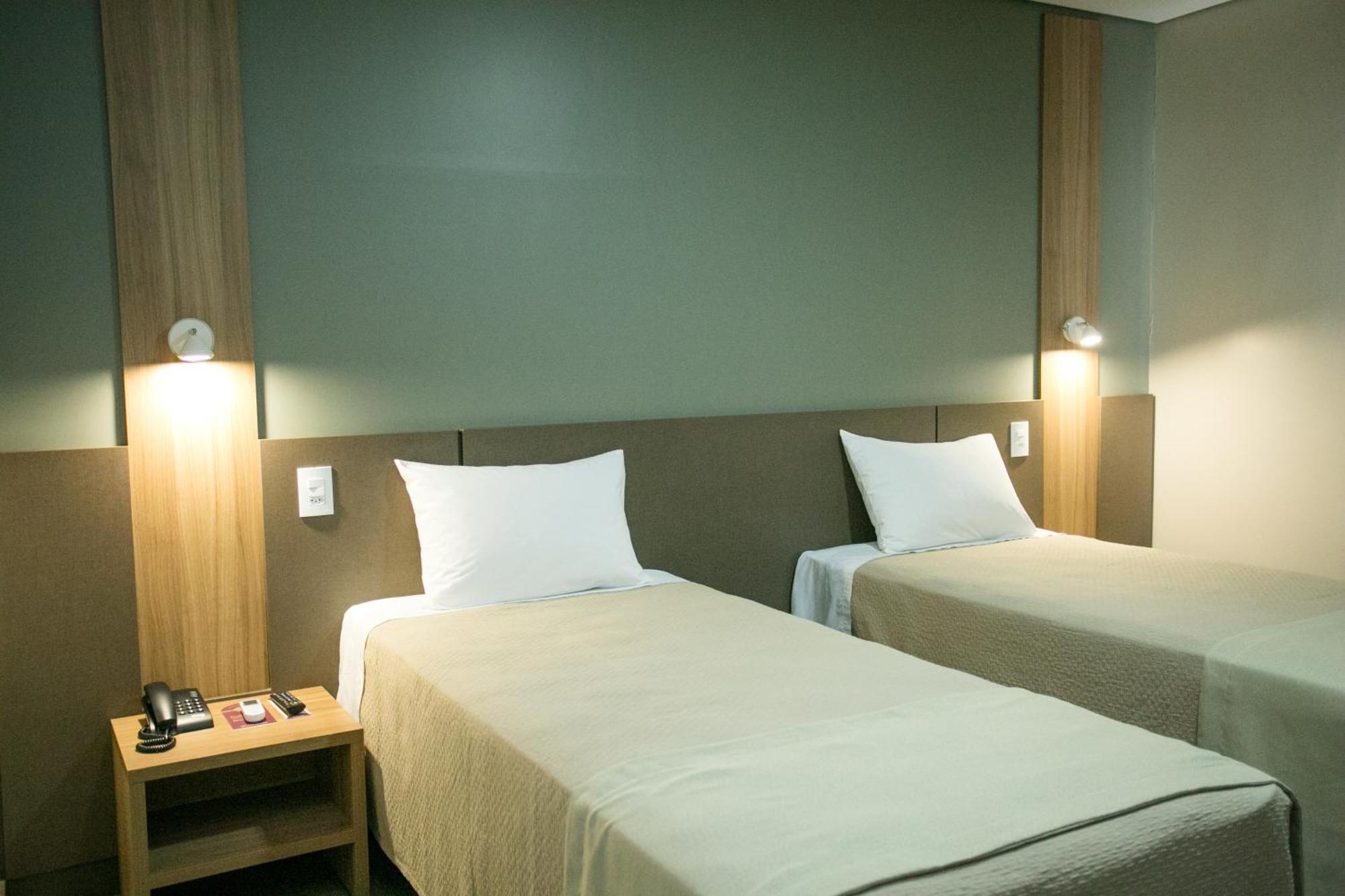 Bello Hotel Толеду Екстер'єр фото