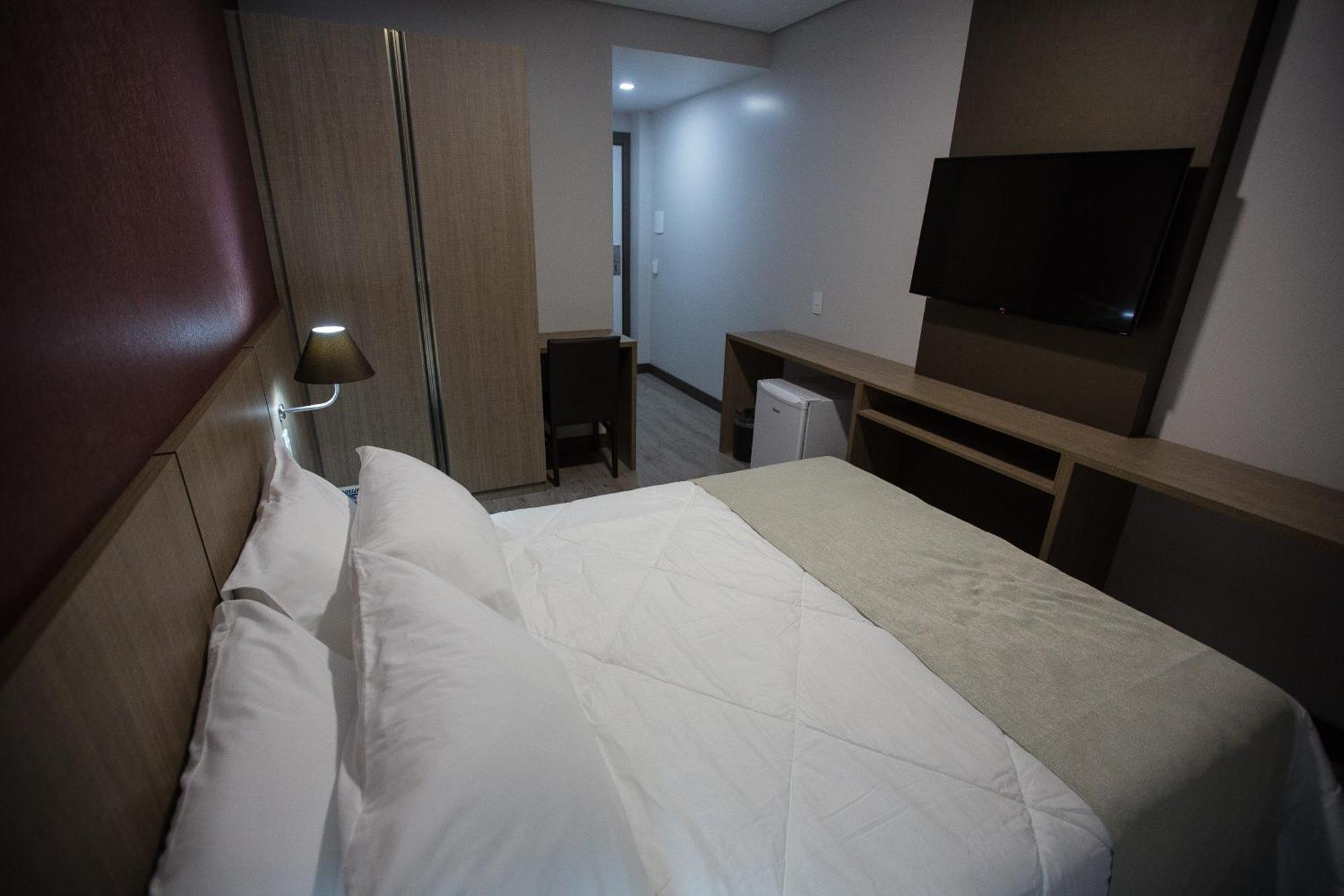 Bello Hotel Толеду Екстер'єр фото