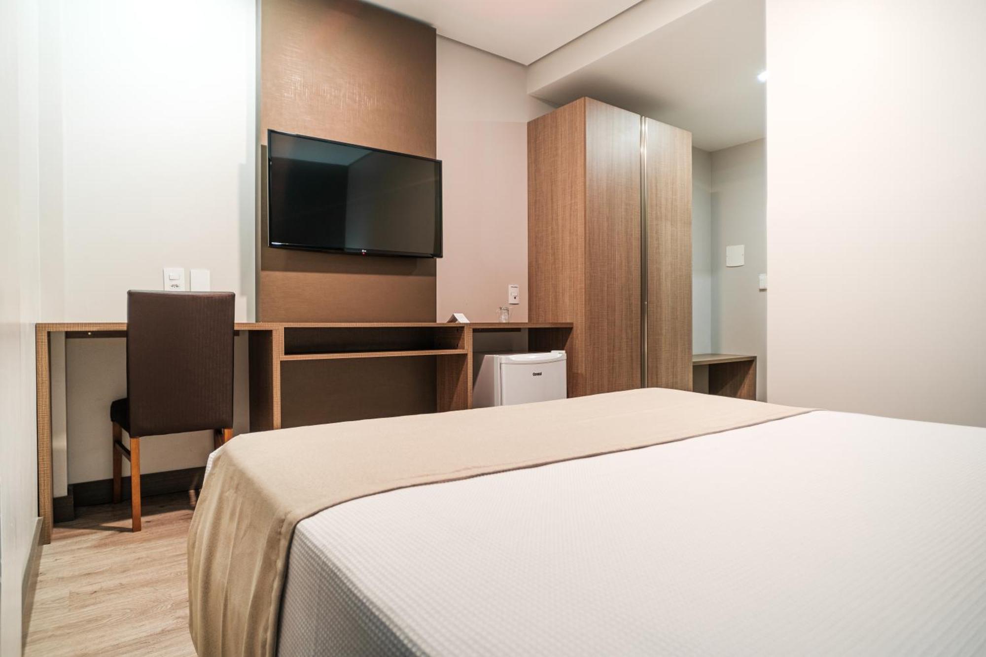 Bello Hotel Толеду Екстер'єр фото