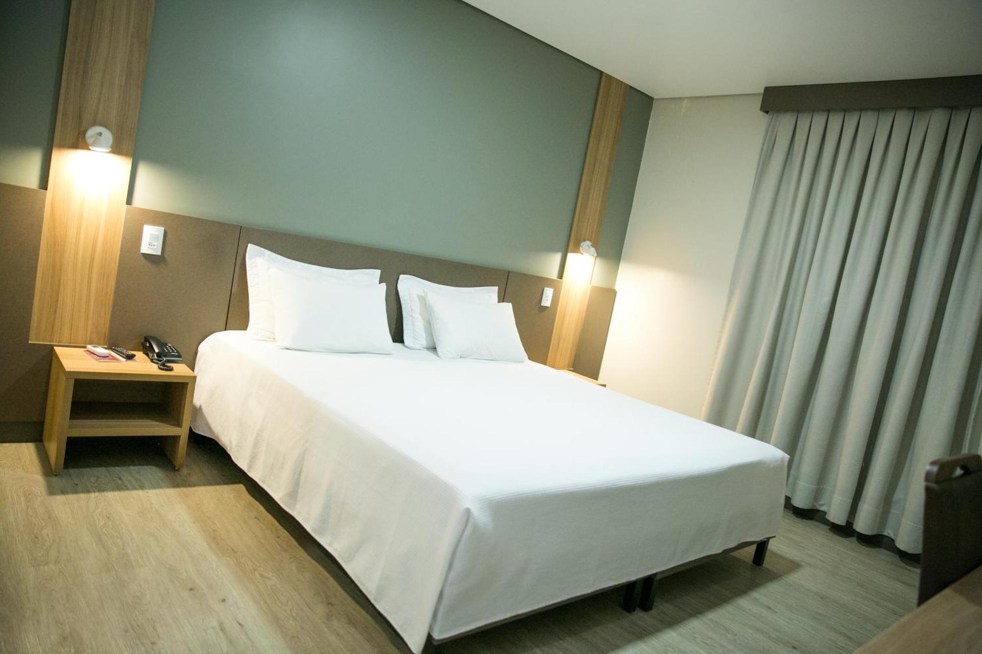 Bello Hotel Толеду Екстер'єр фото